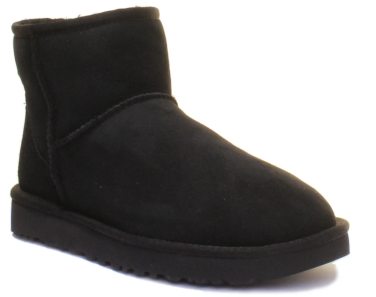 Ugg Classic Mini 2 Botas cortas de piel de oveja para mujer en negro