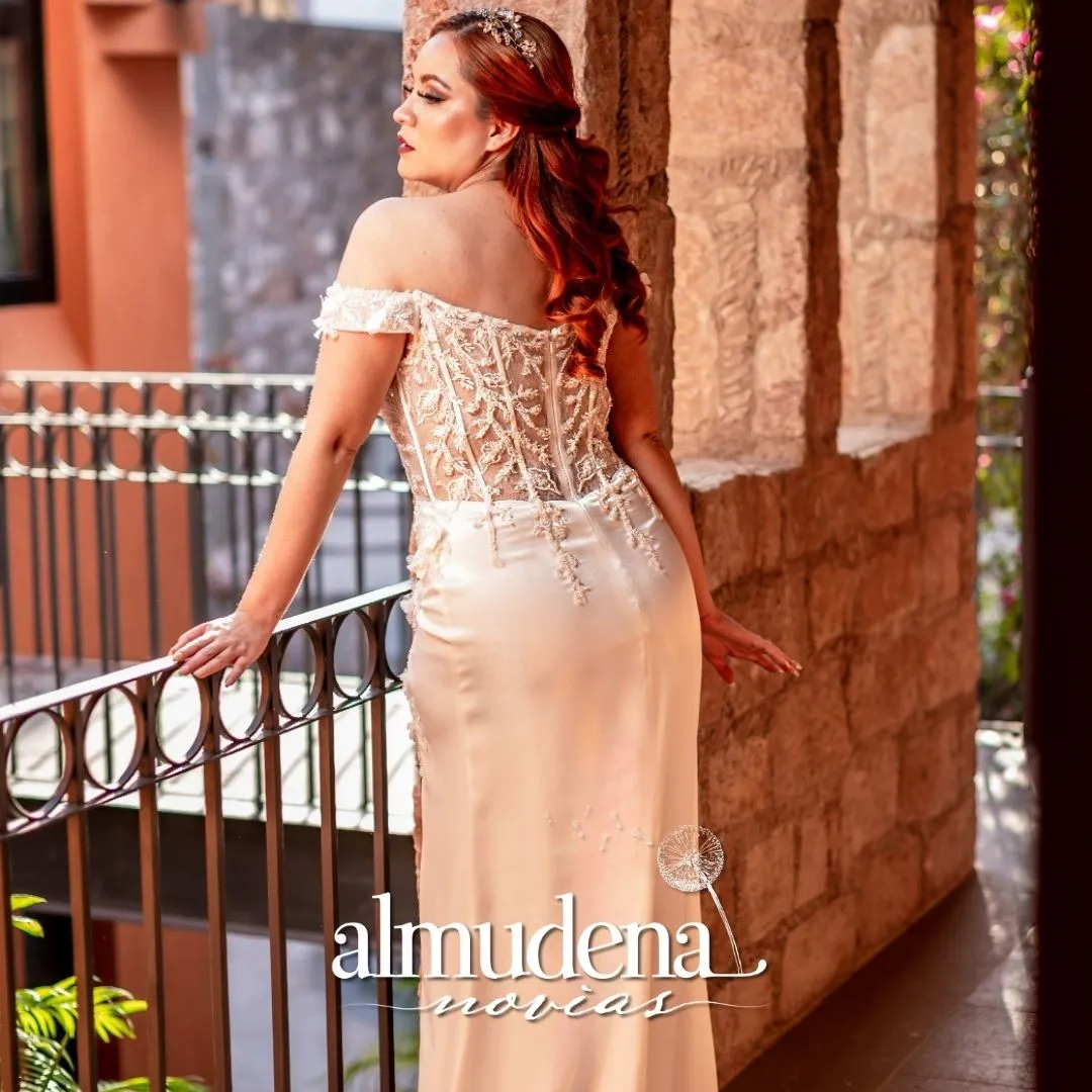 Vestido de Novia Satín con Encaje Bordado Corset